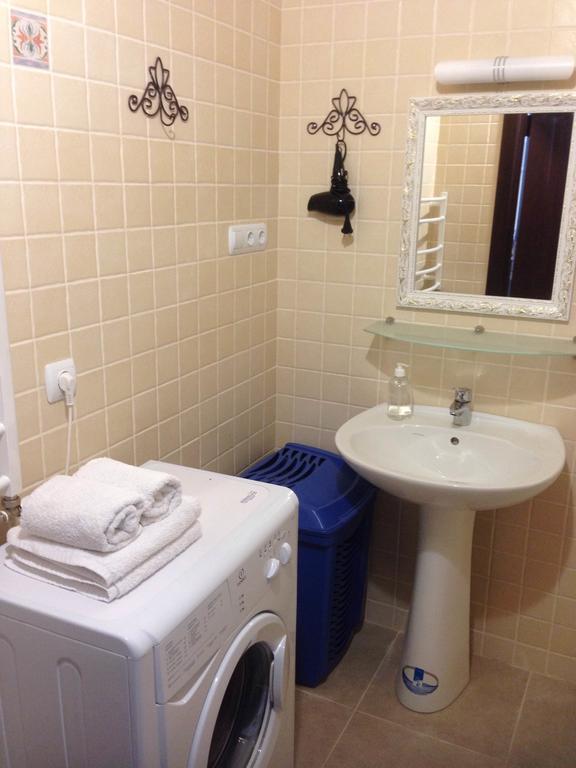 Gil Apartments, On Mynaiska 18 Ungvár Kültér fotó