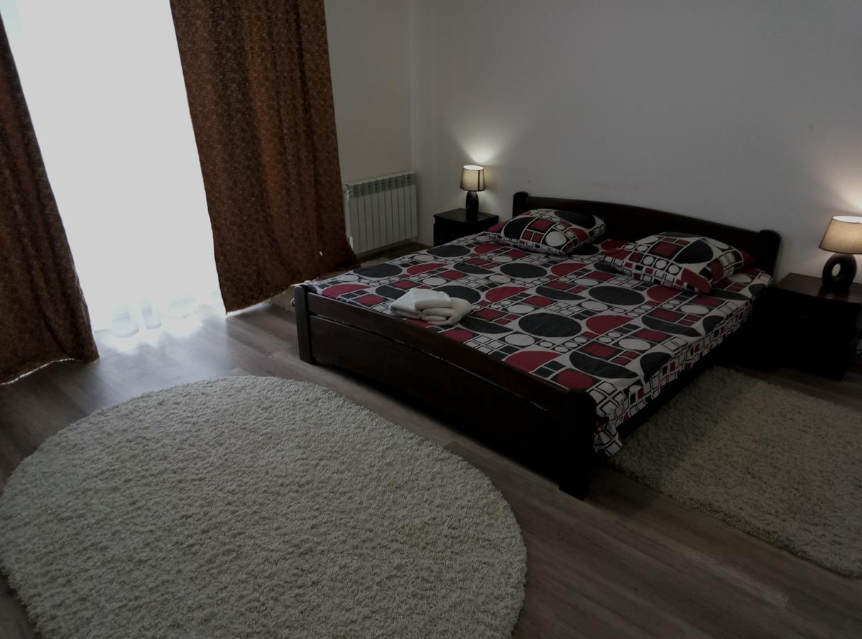 Gil Apartments, On Mynaiska 18 Ungvár Kültér fotó